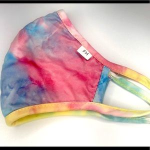 Selling Quick Grab One While You Can! Adult M